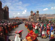 Prou Tourisme - Dfil festif - Plaza de armas